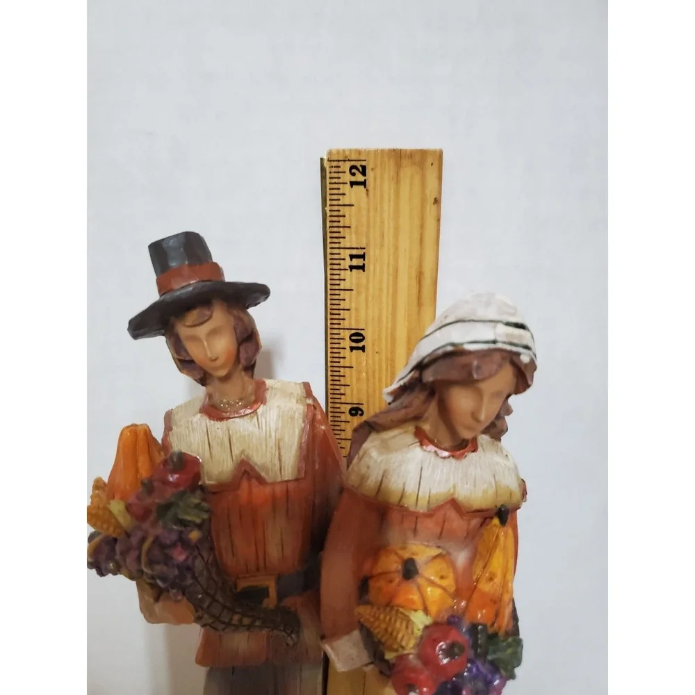 vintage resin Thanksgiving pilgrim couple figurine set